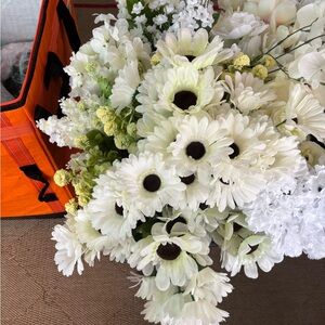 Elegant White Flowers 77 bunches  new